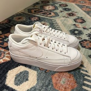 Women’s Nike Blazer Platform Triple White 2021